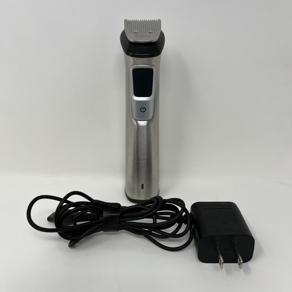 Philips Norelco Multigroom 9000 MG7796 Trimmer Body and Charger TESTED